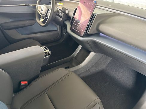 New 2025 Volvo EX30 Plus w/ Climate Package image 15