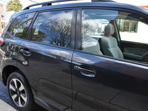 Used 2018 Subaru Forester 2.5i Premium w/ All-Weather Package image 34