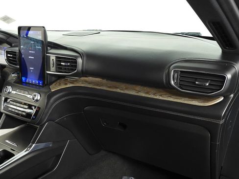 Used 2020 Ford Explorer Platinum w/ Premium Technology Package AWD/4WD image 14