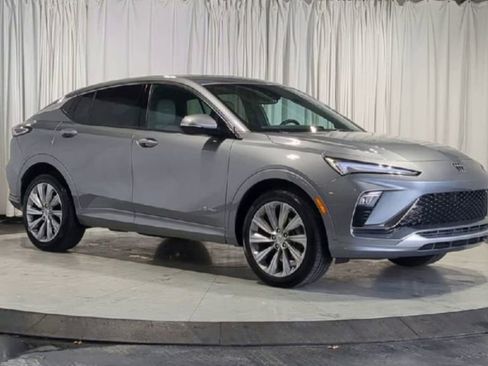 Used 2024 Buick Envista Avenir FWD image 2