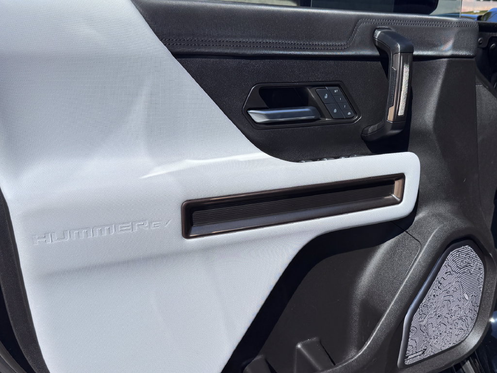 Used 2024 GMC Hummer EV 3X w/ LPO, Illumination Package AWD/4WD image 16