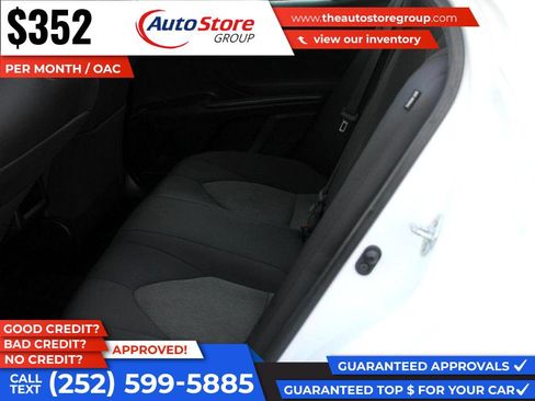 Used 2022 Toyota Camry LE image 10