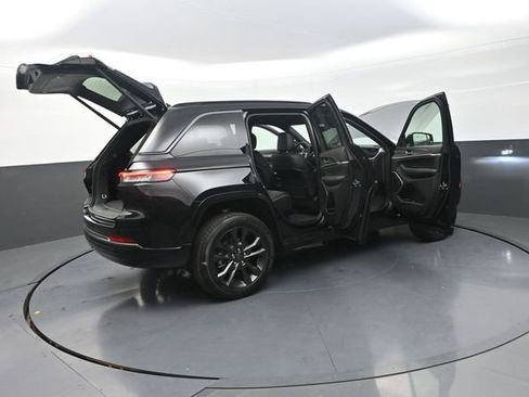 New 2026 Jeep Grand Cherokee Limited AWD/4WD image 39