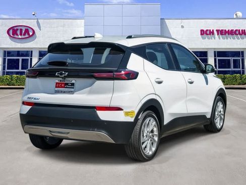 Used 2022 Chevrolet Bolt EUV LT w/ Driver Confidence Package FWD image 4