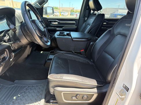 Used 2023 RAM 1500 Laramie AWD/4WD image 5