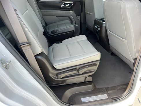 Used 2022 GMC Yukon SLT w/ SLT Luxury Package RWD image 15