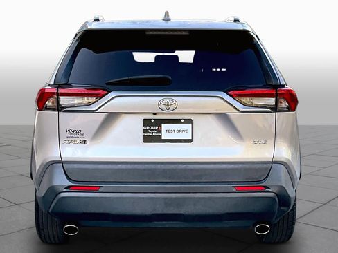 Used 2019 Toyota RAV4 XLE image 5