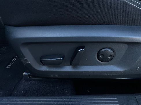 Used 2025 Nissan Rogue SV image 10