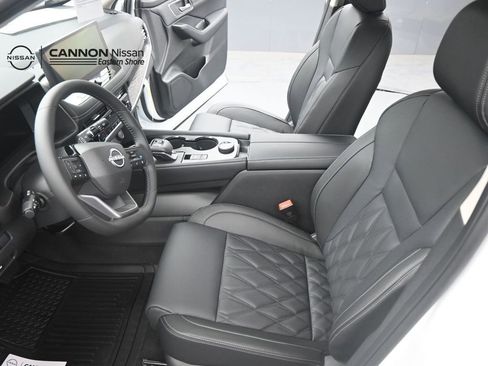 New 2026 Nissan Rogue Platinum w/ Platinum Premium Package AWD/4WD image 9
