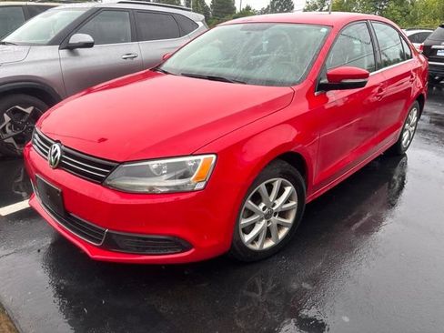 Used 2013 Volkswagen Jetta SE FWD image 3