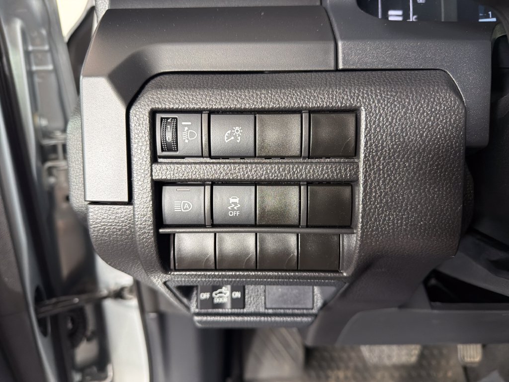 Used 2024 Toyota Tacoma SR AWD/4WD image 14