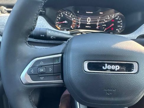 Used 2024 Jeep Compass Latitude AWD/4WD image 12