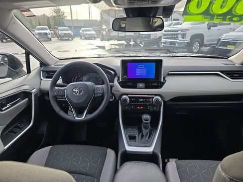 New 2025 Toyota RAV4 XLE image 21