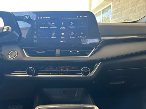 Used 2025 Chevrolet Equinox LT FWD image 17