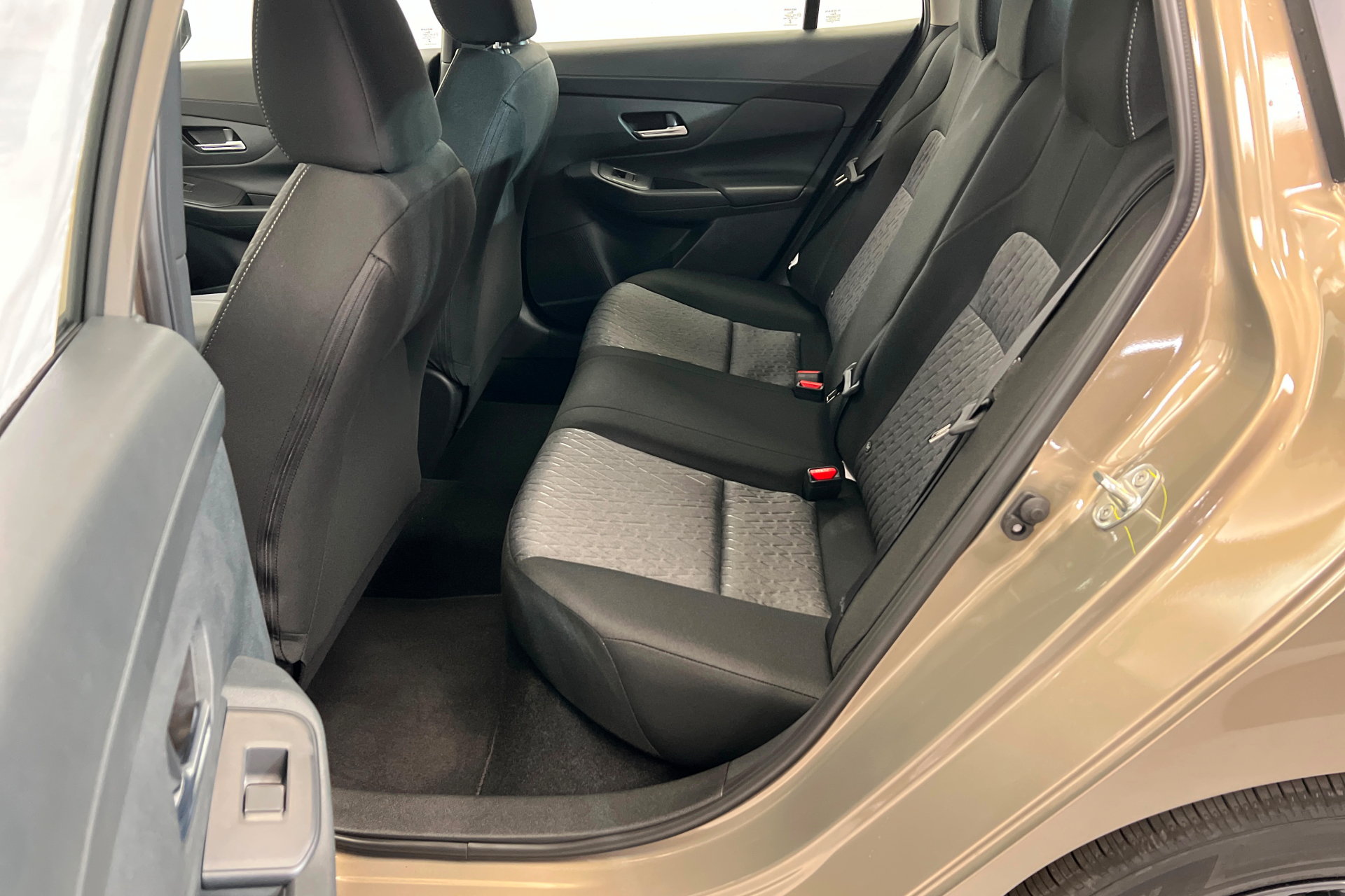 New 2027 Nissan Sentra SV w/ Floor Mat Package FWD image 21