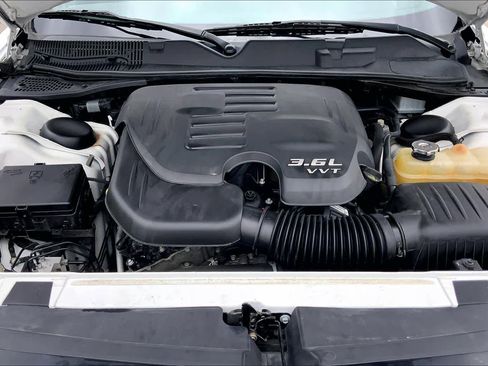 Used 2018 Dodge Challenger SXT image 27