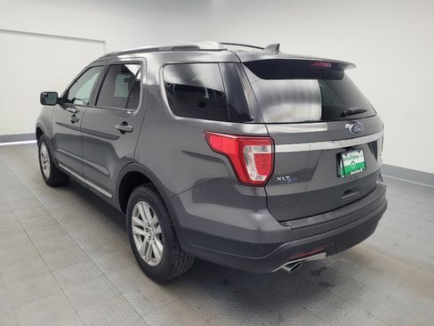 Used 2018 Ford Explorer XLT w/ Class II Trailer Tow Package image 5