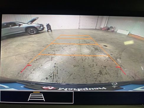 Certified 2022 GMC Terrain SLE w/ Driver Convenience Package image 18