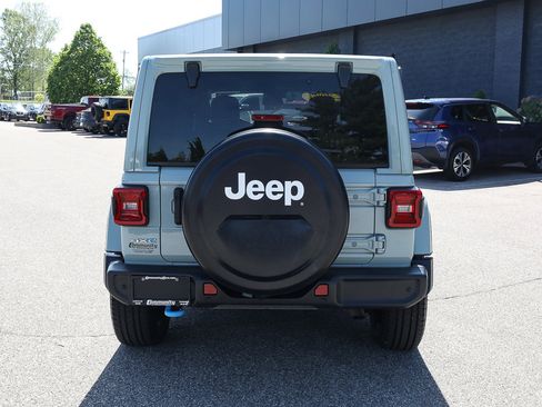 Used 2024 Jeep Wrangler Sahara w/ Technology Group image 5