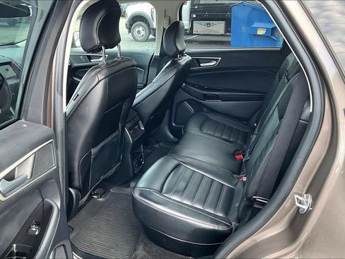Used 2019 Ford Edge SEL w/ Equipment Group 201A AWD/4WD image 11