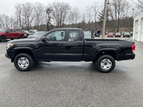 Used 2016 Toyota Tacoma SR w/ SR Convenience Package image 2