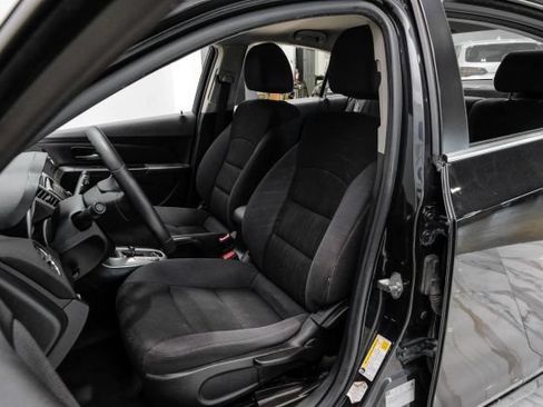 Used 2015 Chevrolet Cruze LT FWD image 30