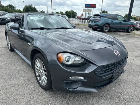 Used 2017 FIAT 124 Spider Classica RWD image 36
