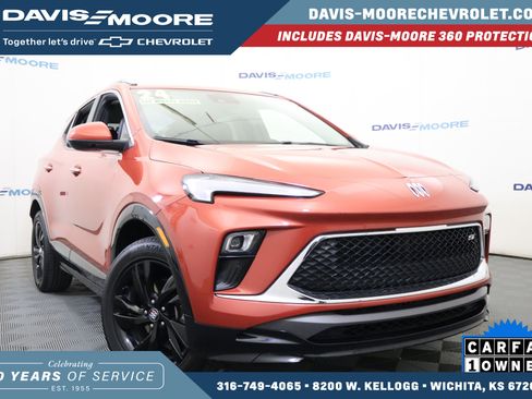 Used 2024 Buick Encore GX Sport Touring image 1