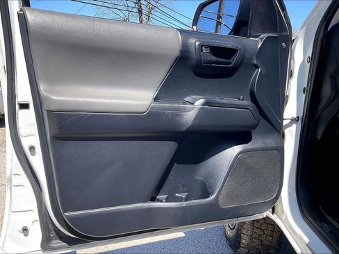 Used 2019 Toyota Tacoma SR image 20