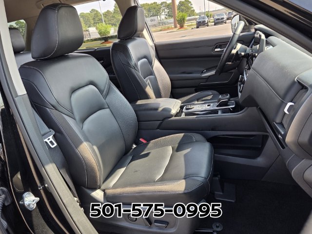 Used 2025 Nissan Pathfinder SL AWD/4WD image 19