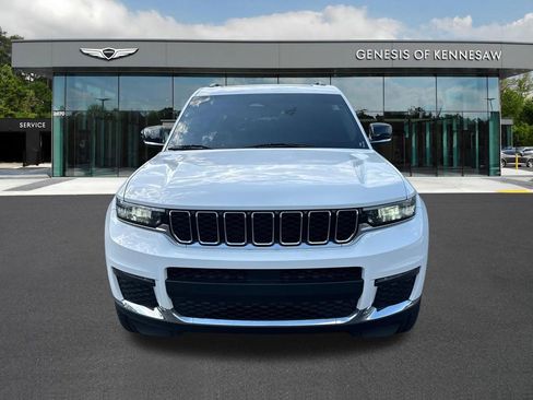 Used 2022 Jeep Grand Cherokee L Limited AWD/4WD image 2