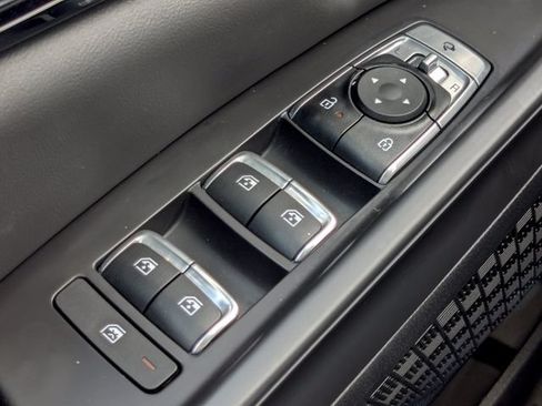 Certified 2025 Kia Carnival SX Prestige FWD image 38