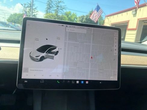 Used 2021 Tesla Model 3 Standard Range Plus RWD image 16