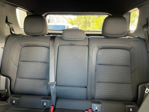 Used 2025 Chevrolet Equinox LT image 38