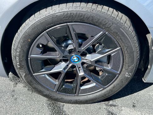 Used 2023 BMW i4 eDrive35 w/ Premium Package RWD image 9