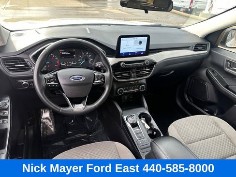 Used 2022 Ford Escape SE w/ Cold Weather Package image 18
