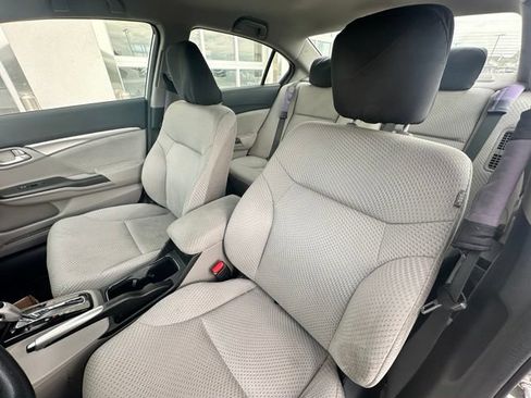 Used 2015 Honda Civic Hybrid Sedan image 5