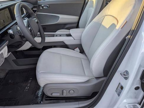 New 2025 Hyundai Ioniq 6 SEL image 4