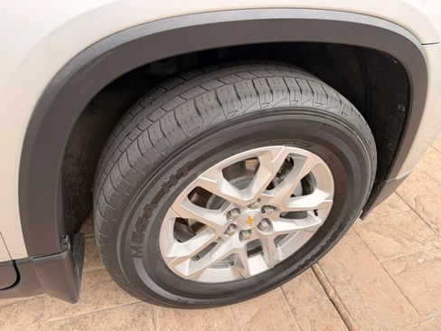 Used 2018 Chevrolet Traverse LT AWD/4WD image 15