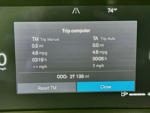 Used 2022 Volvo XC60 B5 Momentum w/ Protection Package Premier FWD image 12