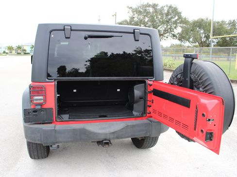 Used 2013 Jeep Wrangler Sport image 9