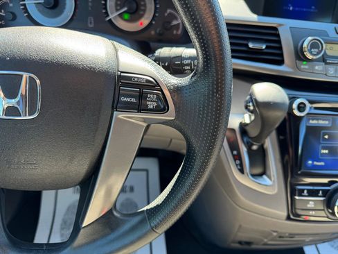 Used 2017 Honda Odyssey SE image 31