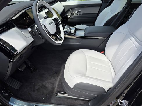 New 2026 Land Rover Range Rover Sport Dynamic SE AWD/4WD image 10