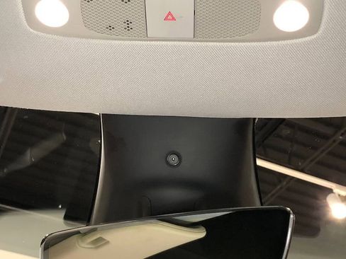 Used 2024 Tesla Model Y Long Range image 34