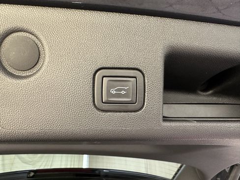 Used 2023 Chevrolet Equinox RS AWD/4WD image 10