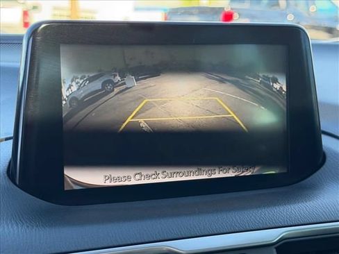 Used 2018 MAZDA MAZDA3 Touring FWD image 20