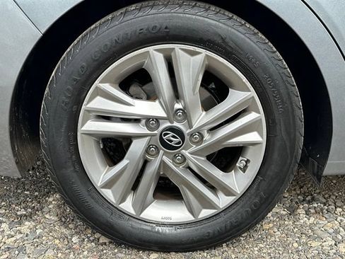 Used 2019 Hyundai Elantra SEL FWD image 33