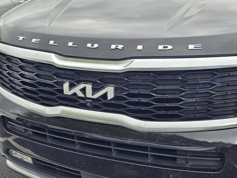 Used 2022 Kia Telluride SX w/ Towing Package AWD/4WD image 2