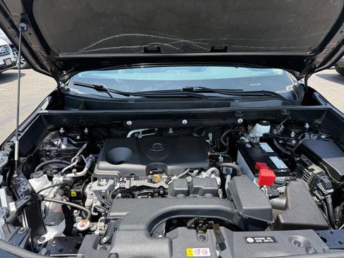 Used 2023 Toyota RAV4 LE AWD/4WD image 33