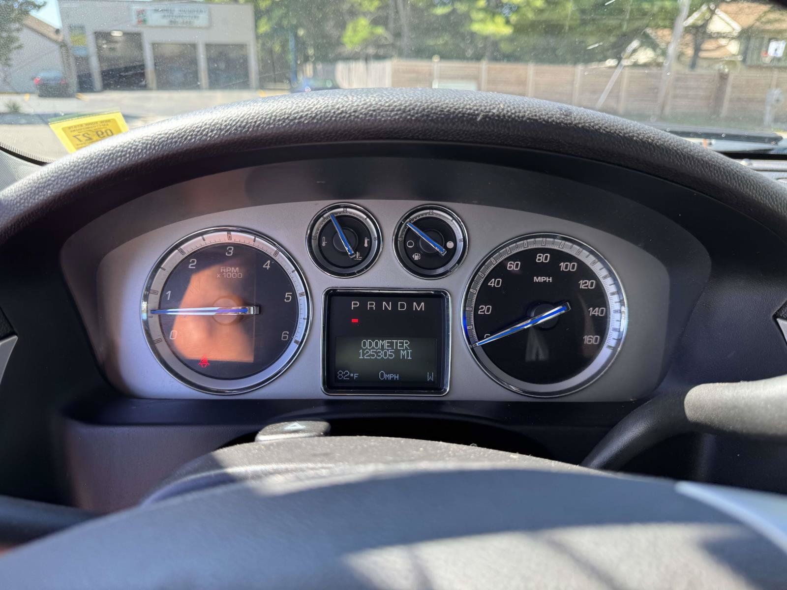 Used 2011 Cadillac Escalade ESV Luxury AWD/4WD image 24